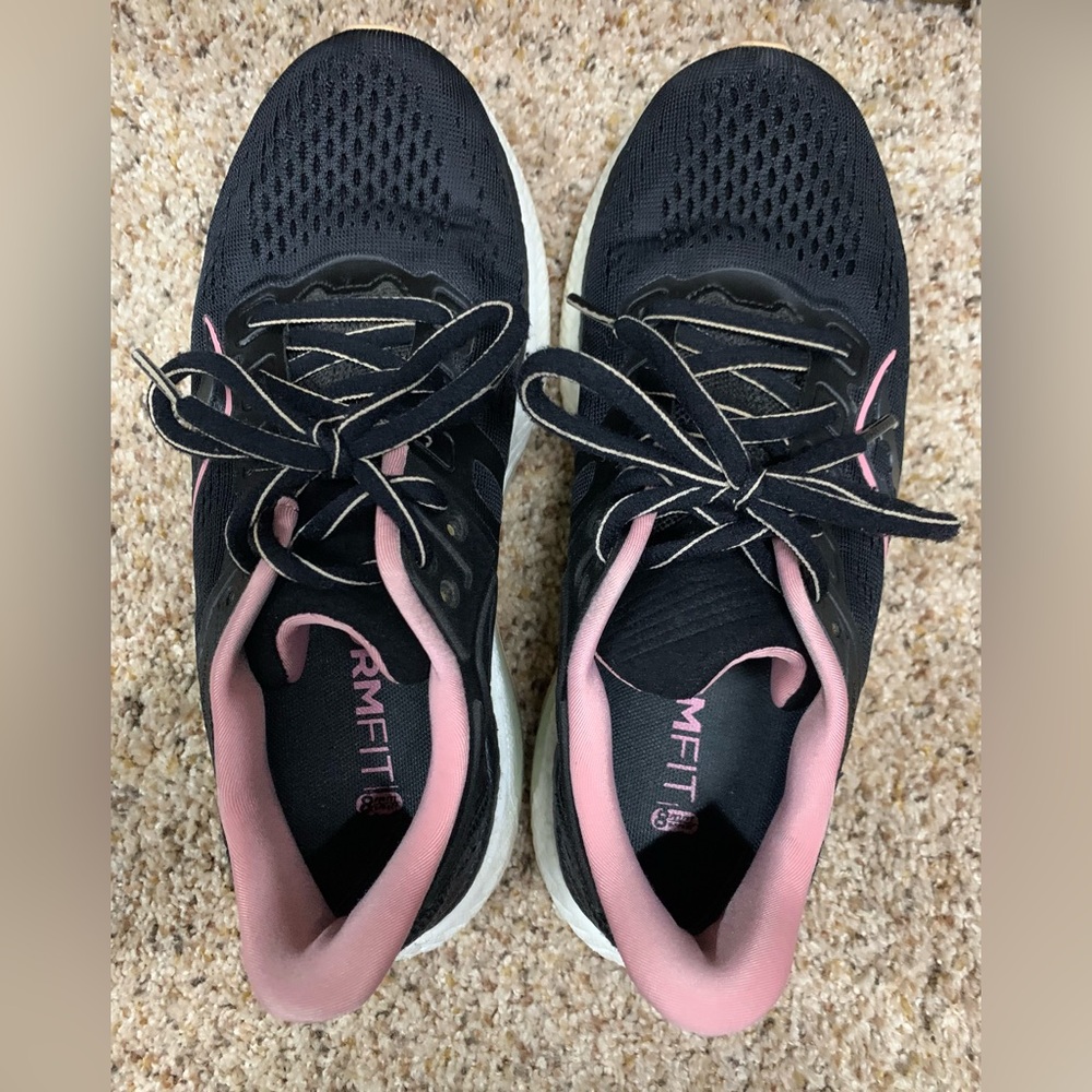 Saucony Women's Hurricane 23 Running Shoe, Size 6.5